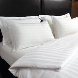 Однотонное постельное белье сатин Stripe Jefferson White белое posmar57380 фото