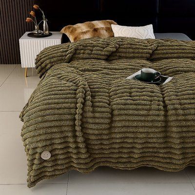 Пушистый плед-покрывало Шарпей Королевский Colorful Home, Хаки, Евро, 200x220 см Col-200x220-хаки фото