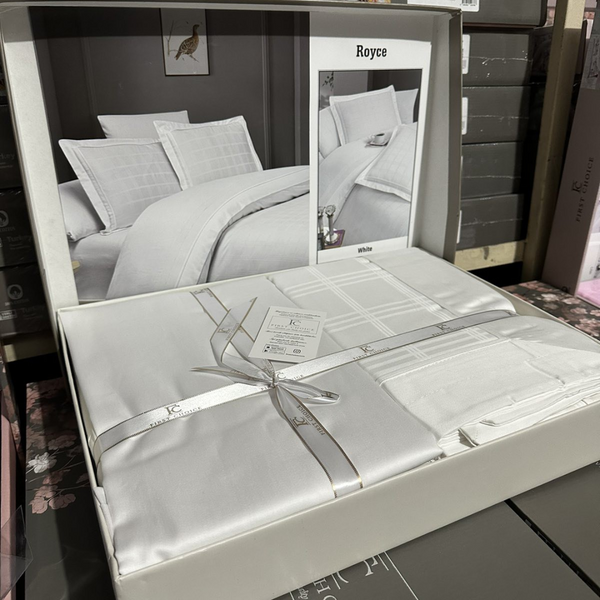 Комплект постельного белья Deluxe SATIN DLX Royce DLX-735-Royce-white-Сімейний фото